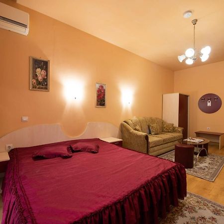 Family Hotel Enica Teteven Εξωτερικό φωτογραφία