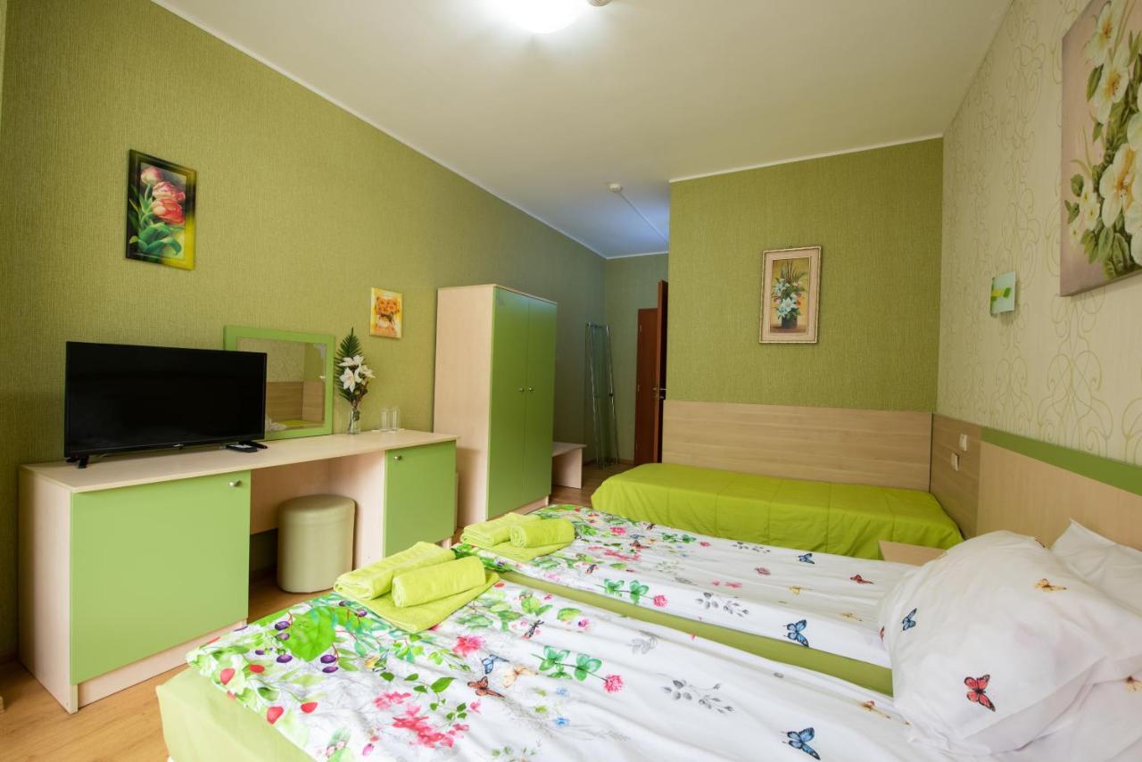 Family Hotel Enica Teteven Εξωτερικό φωτογραφία