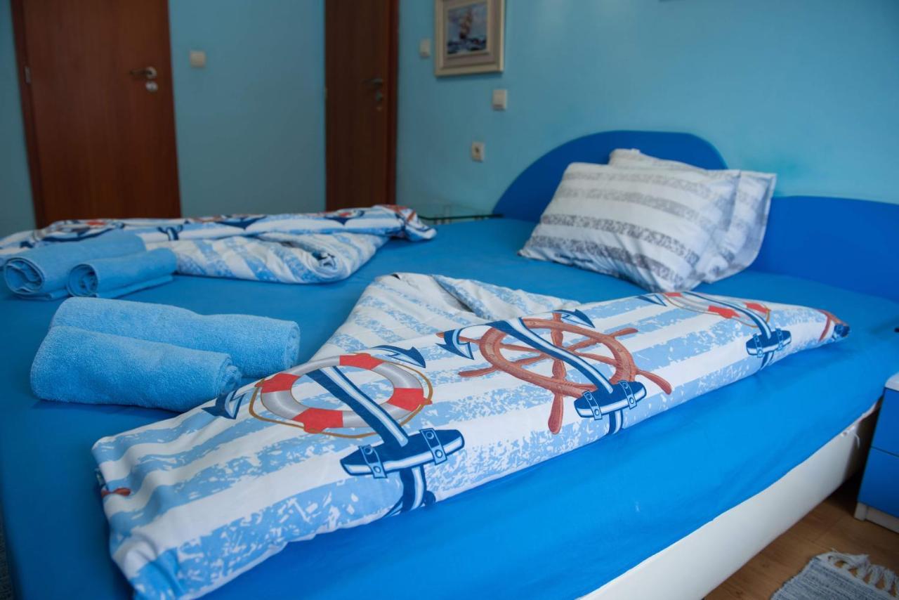 Family Hotel Enica Teteven Εξωτερικό φωτογραφία