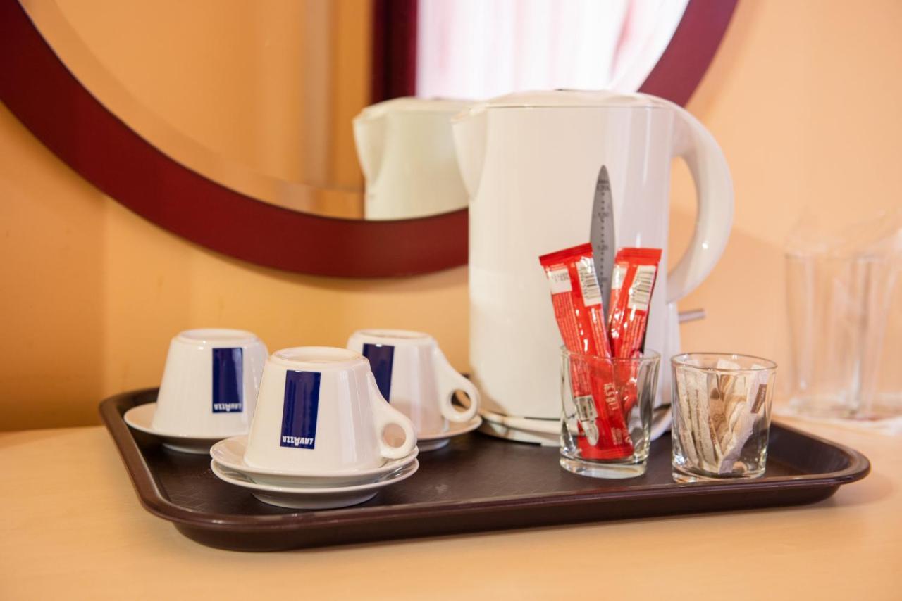 Family Hotel Enica Teteven Εξωτερικό φωτογραφία
