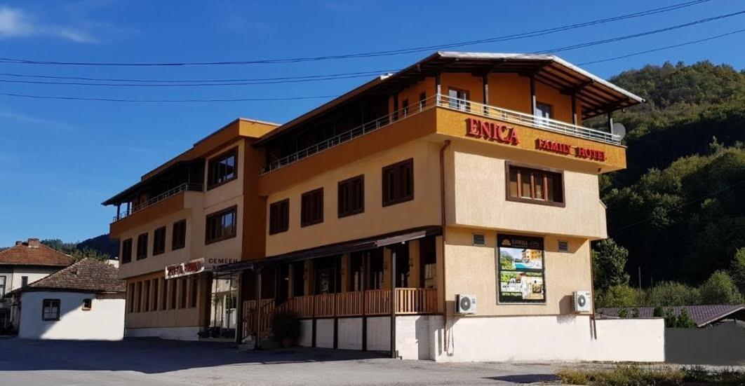 Family Hotel Enica Teteven Εξωτερικό φωτογραφία
