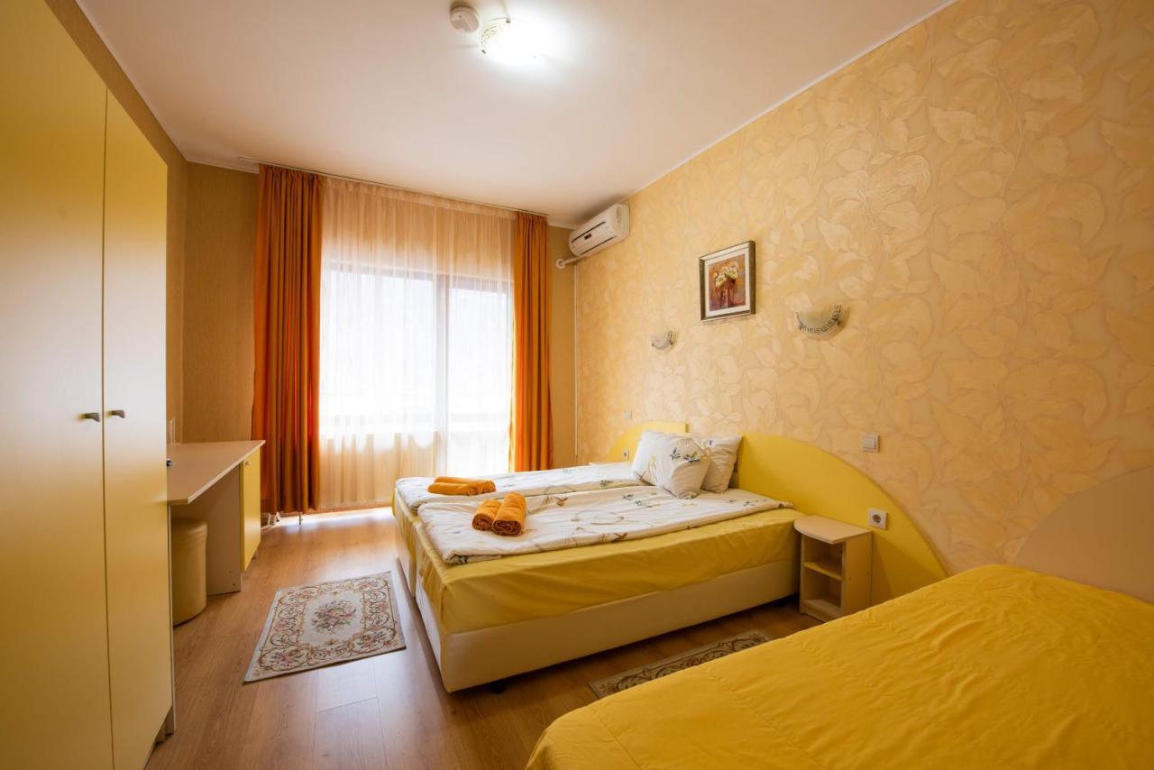 Family Hotel Enica Teteven Εξωτερικό φωτογραφία