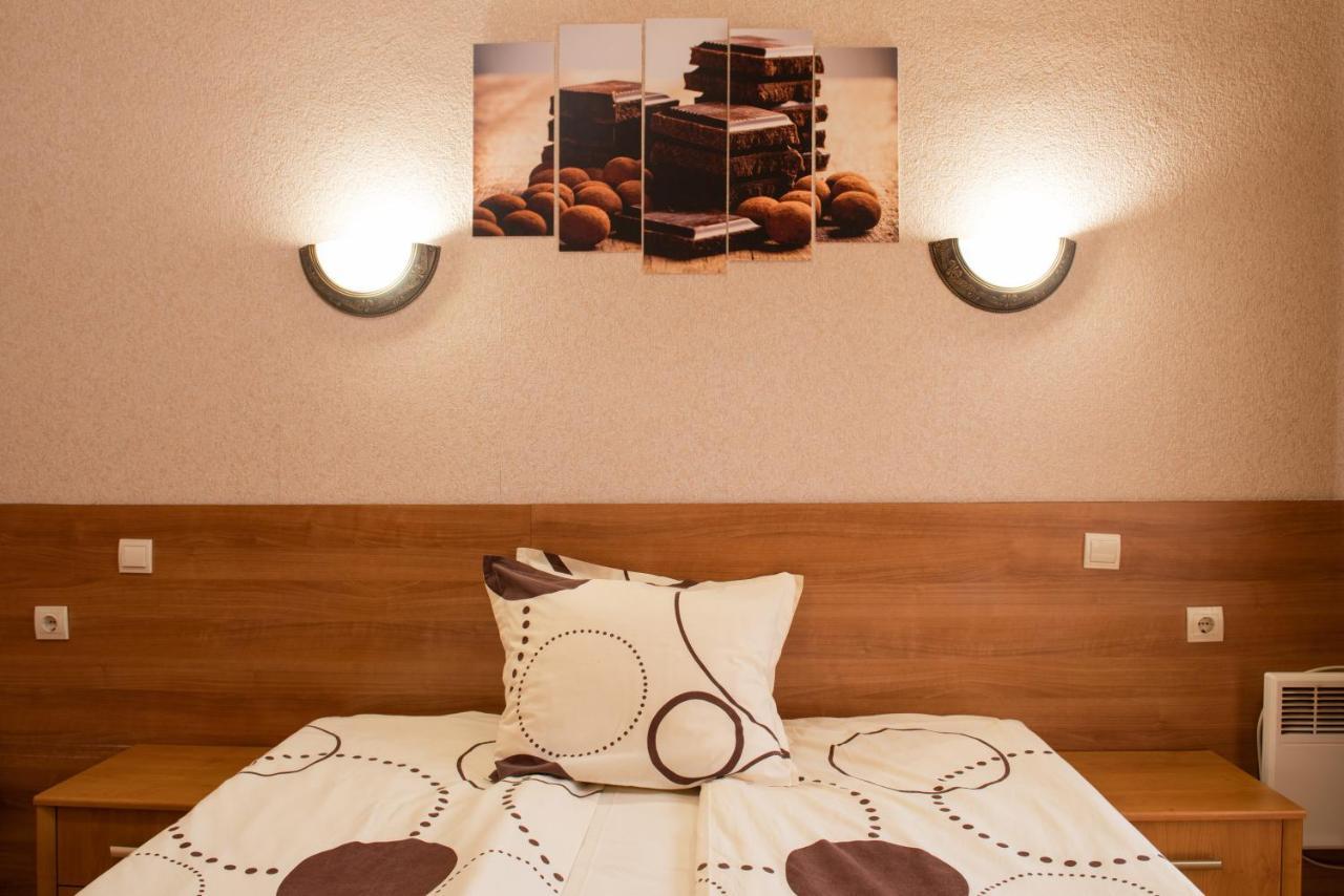 Family Hotel Enica Teteven Εξωτερικό φωτογραφία